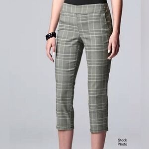 Simply Vera Vera Wang Plaid Capri Pants Size L 🖤✨